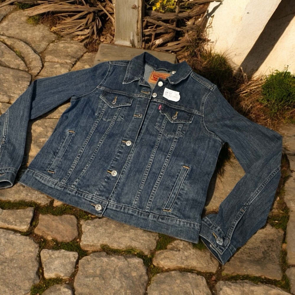 Levi's Blue Denim Jacket
Coastal Cowboy